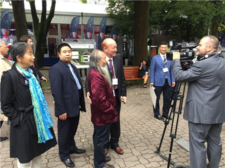 引起轰动,经济论坛,东方猴王,徐培晨艺术,国画大师,国画大师
